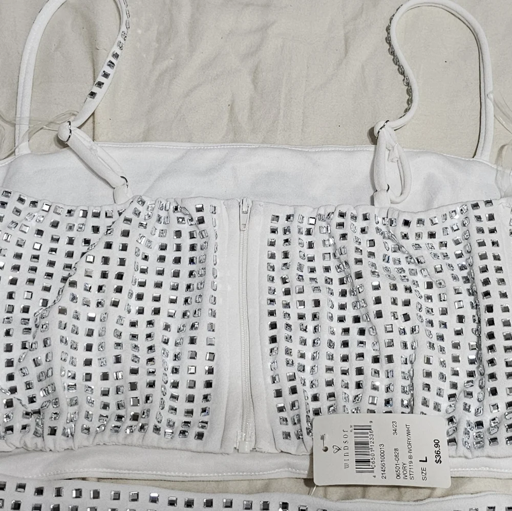 Windsor White Studded top and skirt set - Picture 5 of 6